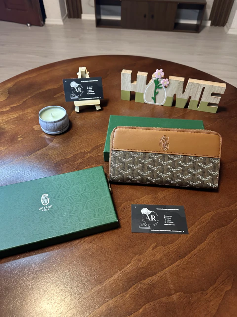 Cartera Goyard café