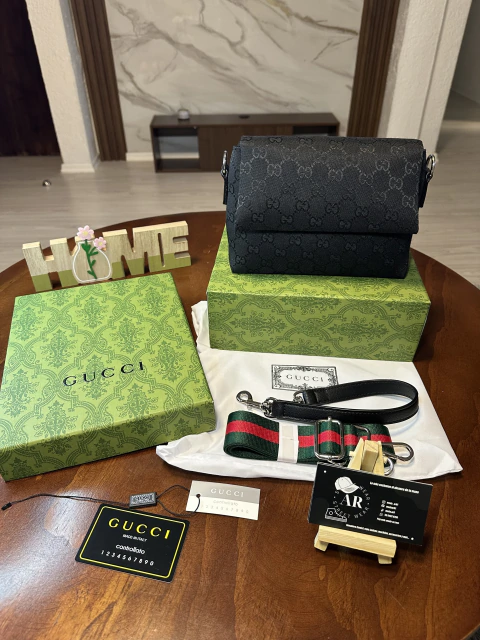 Cross Gucci negro monograma