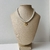 Colar de Pérolas com pingente dourado - comprar online