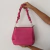 Bolsa saco média alça drapeada Rosa