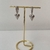 Brinco Folheado a Ouro 18k argola click cravejada com coração - Bem Acessórios