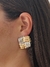 Brinco Folheado a Ouro 18k quadrado texturizado dois banhos na internet