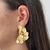 Brinco Folheado a Ouro 18k pétalas orgânico - Bem Acessórios