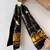Lenço de Cetim 90cm x 90cm estampado preto