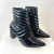 Ágata - Ankle Boot envernizada salto quadrado
