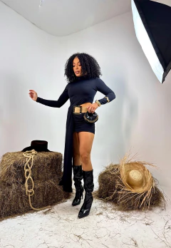Conjunto Bata Calda + Saia Preto 36/38