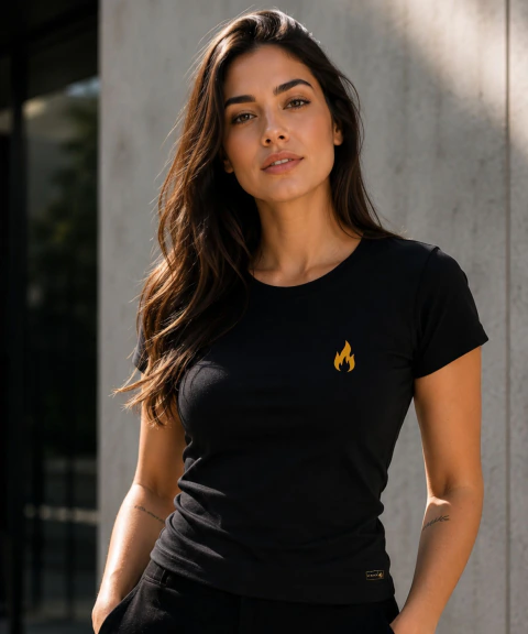 Camiseta Feminina FLAME GOLD | EZ BLACK