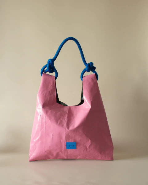 BOLSO CAMISETA rosa con soga azul