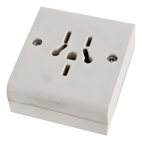 Toma De Superficie Richi Multinorma 10a 250v Blanco