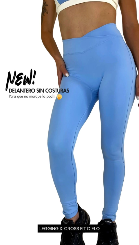 Legging deportivo azul cielo para mujer, modelo X-Cross Fit, con delantero sin costuras, ideal para entrenamientos y uso diario.