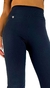 Legging anti celulitis de ajuste perfecto en color oscuro.