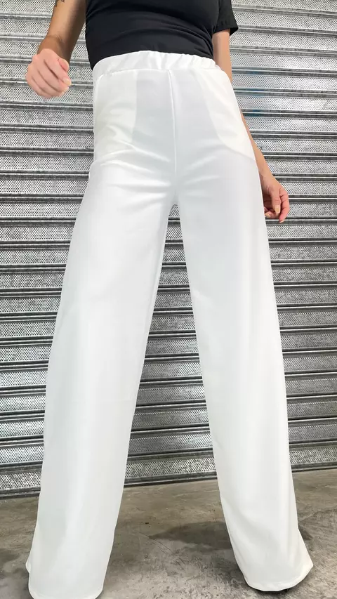 Pantalón palazzo Jack off white para mujer, de tiro alto y corte amplio, ideal para looks modernos y cómodos.