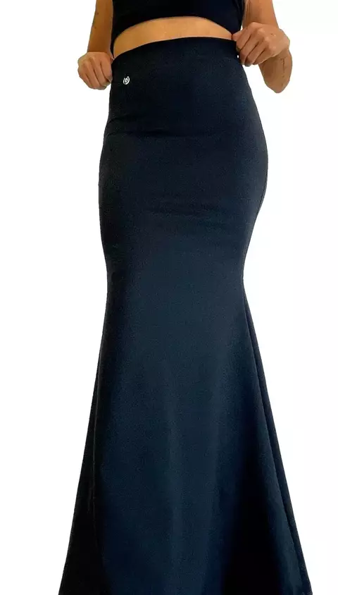 Maxifalda sirena anti celulitis de color negro, con calce perfecto, ideal para estilizar la figura y disimular la celulitis