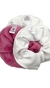 Set de tres scrunchies de tela blanca y rosa de la marca By Rochi.