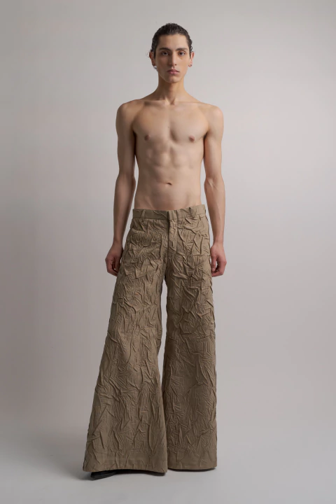 Ruptura: Pantalón de lana corrugada en taupe - comprar en línea