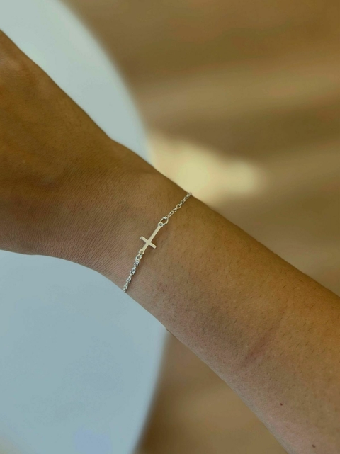Pulseira Cruz Delicada - comprar online