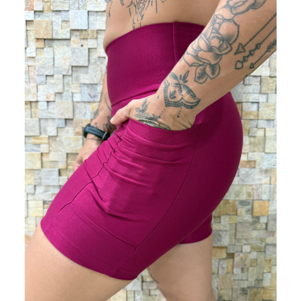 Short amanda magenta