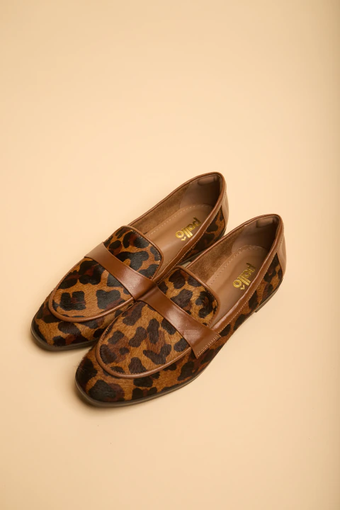 Manu | Mocassim em Couro com Estampa Animal Print – Cappuccino