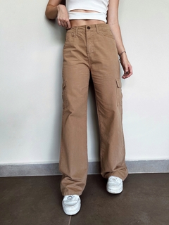 Calça Cargo Caramelo na internet