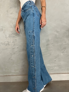 Imagem do Calça Jeans Abertura