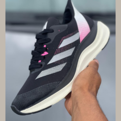 Imagen de ¡2x1 en Zapatillas Adidas Ultra Boost + 2 PARES DE MEDIAS DE REGALO!