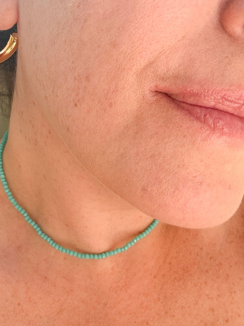 Colar Choker Cristais Turquesa Banhado a Ouro 18k