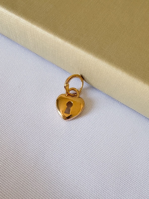 Pingente Coração Cadeado Liso com Click Banhado a Ouro 18k