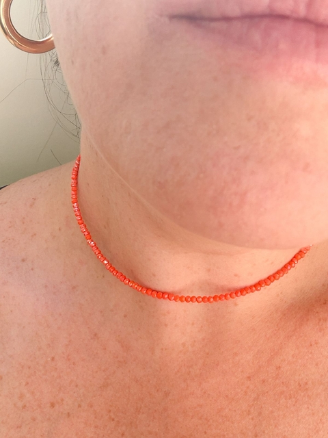 Colar Choker Cristais Laranja Metalizado Banhado a Ouro 18k