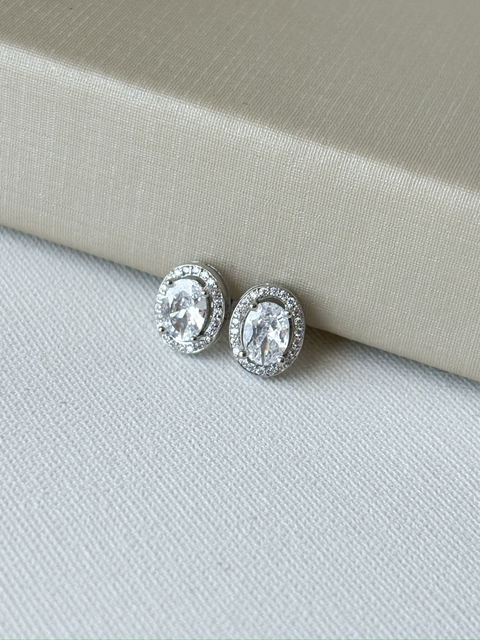 Brinco de Pino Zircônia Oval com Cravejado G Banhado a Ródio Branco