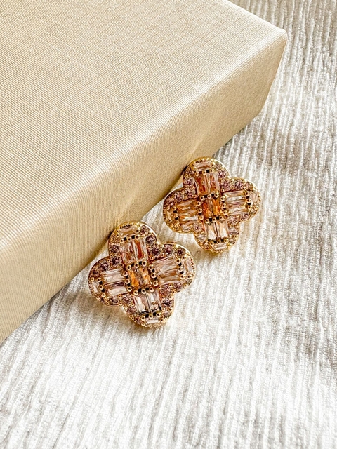 Brinco de Pino Trevo Luxo Banhado a Ouro 18k