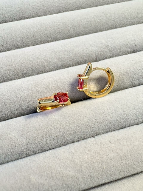 Brinco Argola Click com Zircônia Oval Rubelita Banhado a Ouro 18k