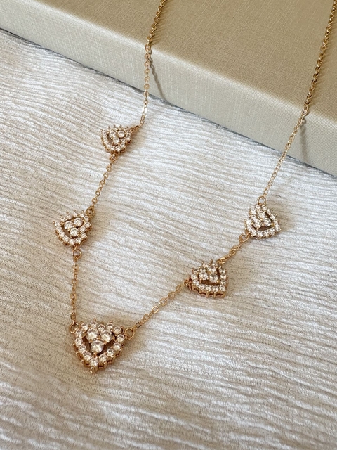 Colar 5 Corações Cravejado Banhado a Ouro 18k