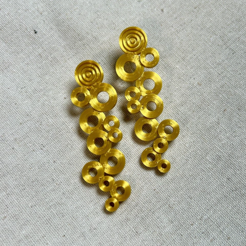 Brinco Cacho | Formas fluidas com design autoral em 3D - comprar online