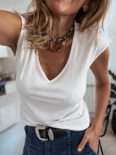 Remera Morley escote V Blanca - comprar online