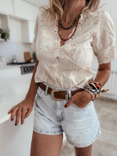 Blusa bordada Magnolia - comprar online