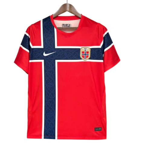 Camisa Noruega I 26/27 - Torcedor Nike Masculina - Vermelha com detalhes em branco e azul