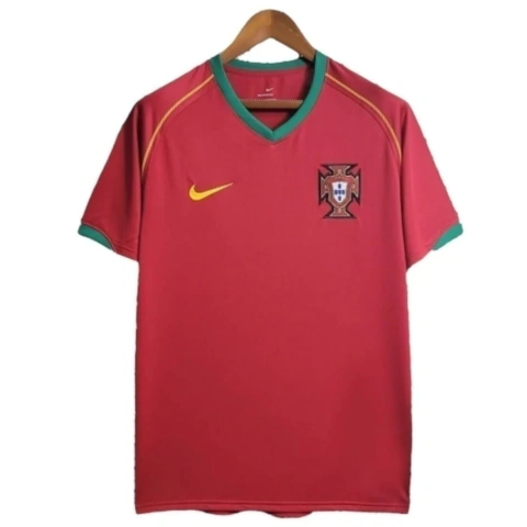 Camisa Retrô Seleção de Portugal I 2006 - Nike Masculina - Vermelha com detalhes em amarelo e verde