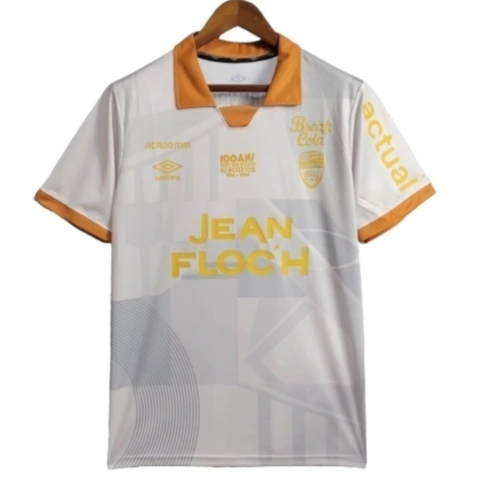 Camisa Lorient Edição especial Aniversário de 100 anos 24/25 - Torcedor Umbro Masculina - Branca com detalhes em amarelo