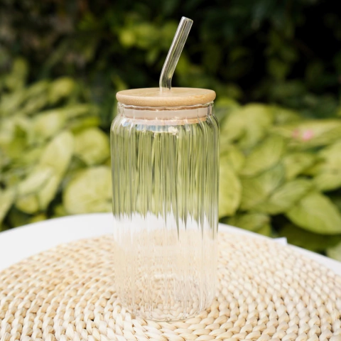 Vaso con tapa acanalados