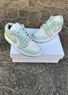 AIR JORDAN 1 LOW SE SEAFOAM SAIL na internet