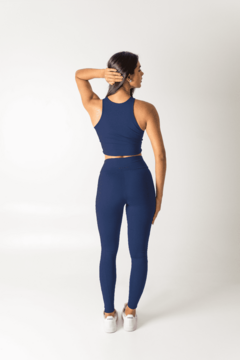 Cropped Essencial Azul na internet