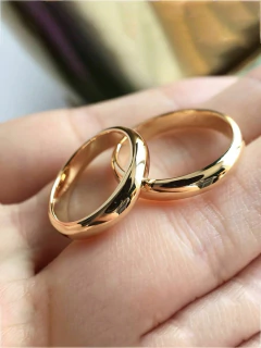 Par de Alianças tradicional 4mm Dourado