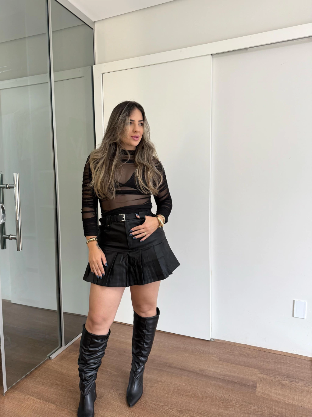 Saia Ella Plissada em Couro PU