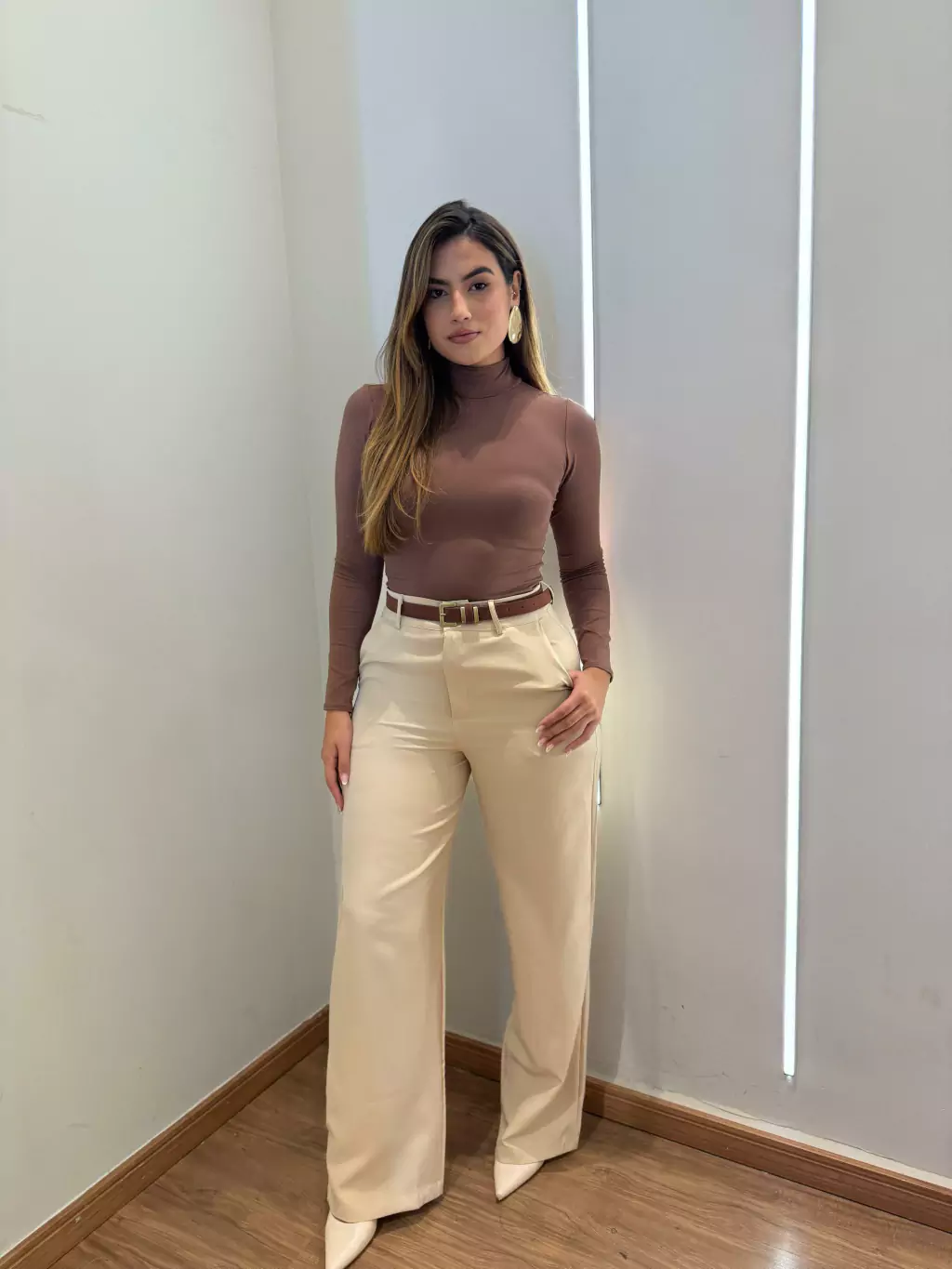 CALÇA VITÓRIA ALFAIATARIA WIDE LEG BEGE