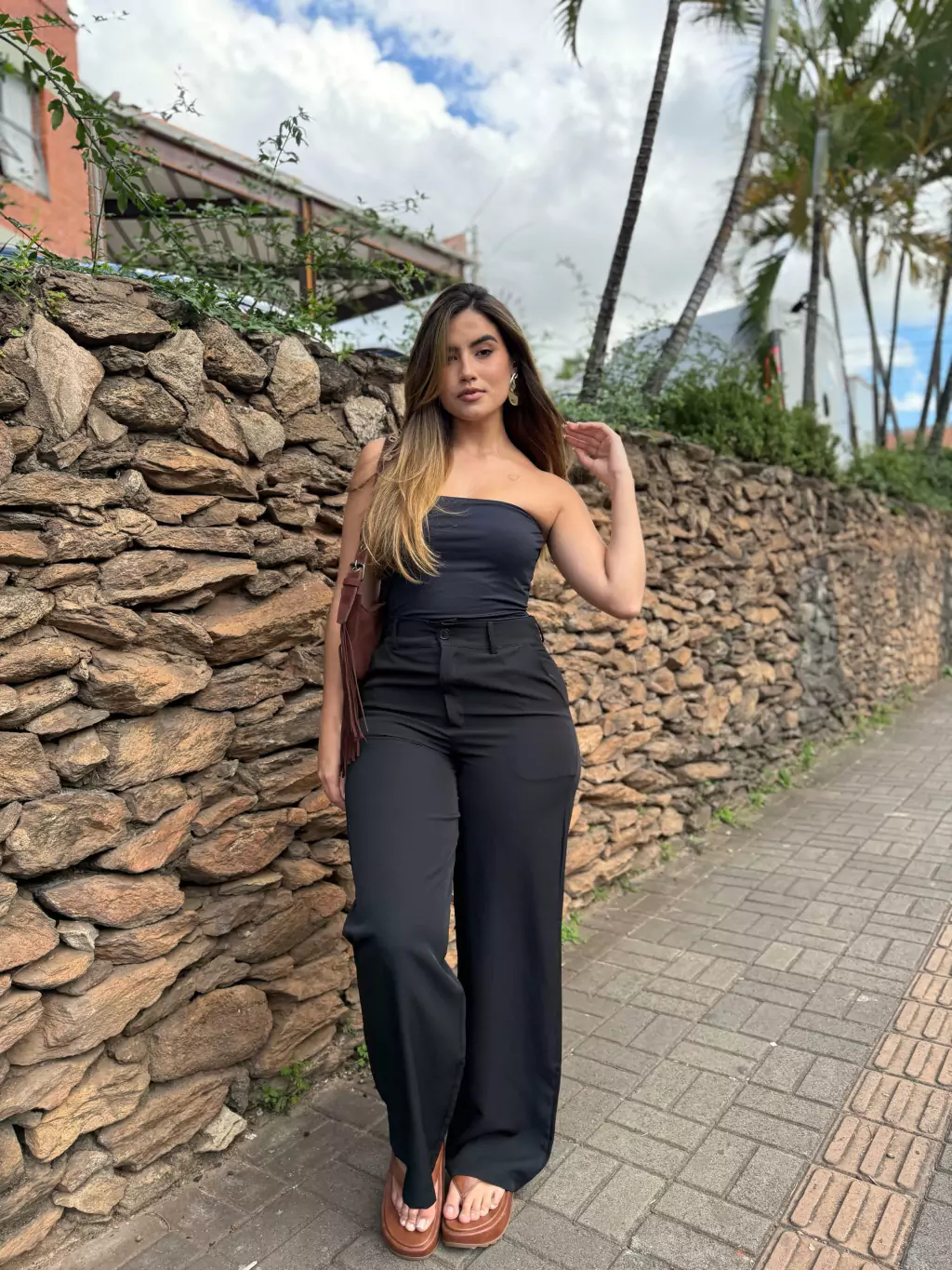 CALÇA VITÓRIA ALFAIATARIA WIDE LEG PRETA