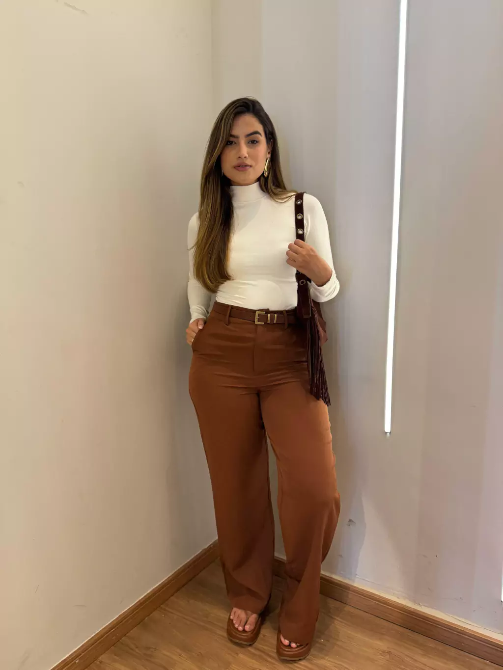 CALÇA VITÓRIA ALFAIATARIA WIDE LEG CARAMELO