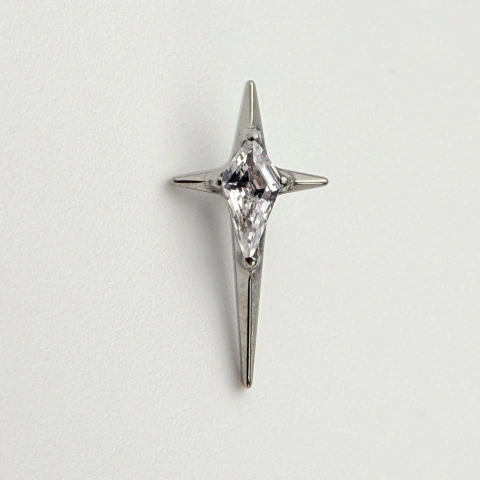 Labret estrela 4 pontas com losango - Titânio Natural