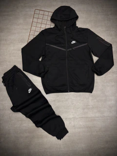 CONJUNTO DE FRIO NIKE TECH FLEECE