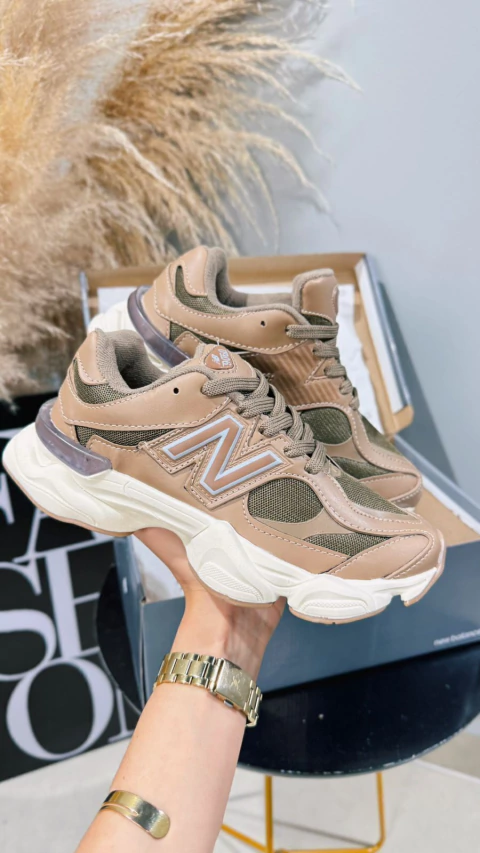 NEW 9060 MARROM - comprar online