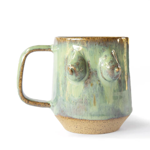 Caneca peitos Malta